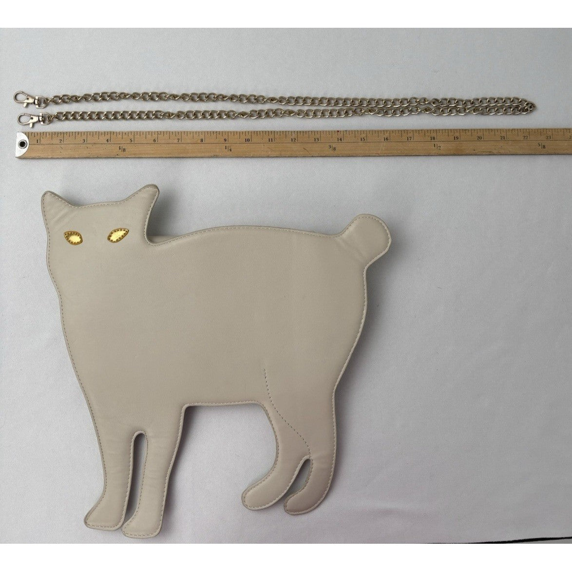 White Cat Shaped Shoulder Purse Gold removable Chain Snap Closure Kidcore Y2K