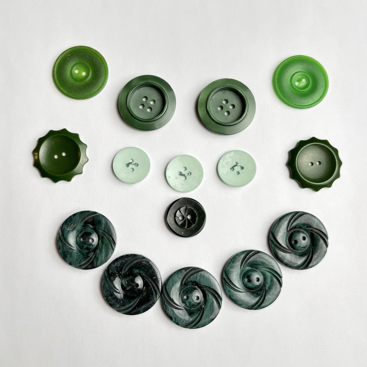 Vintage Green Bakelite Button Lot Carved Catalin Art Deco 1930s 40s Sewing Craft