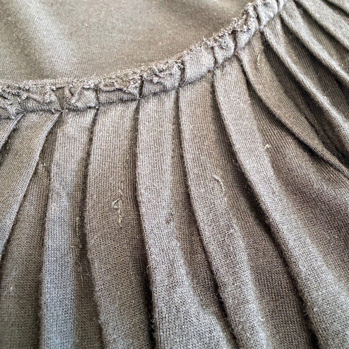 Black Pleated Blouse Sunburst Texture Short Sleeve Minimalist Whimsigoth Top M