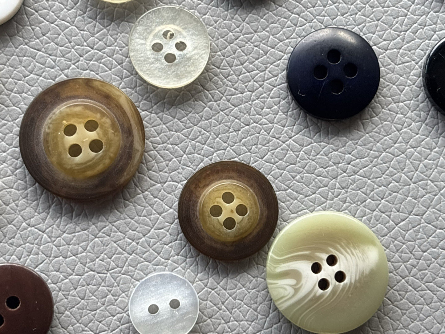 Vintage Button Lot Of 40 4 Hole Buttons. Northern Reflections Levi’s Cherokee