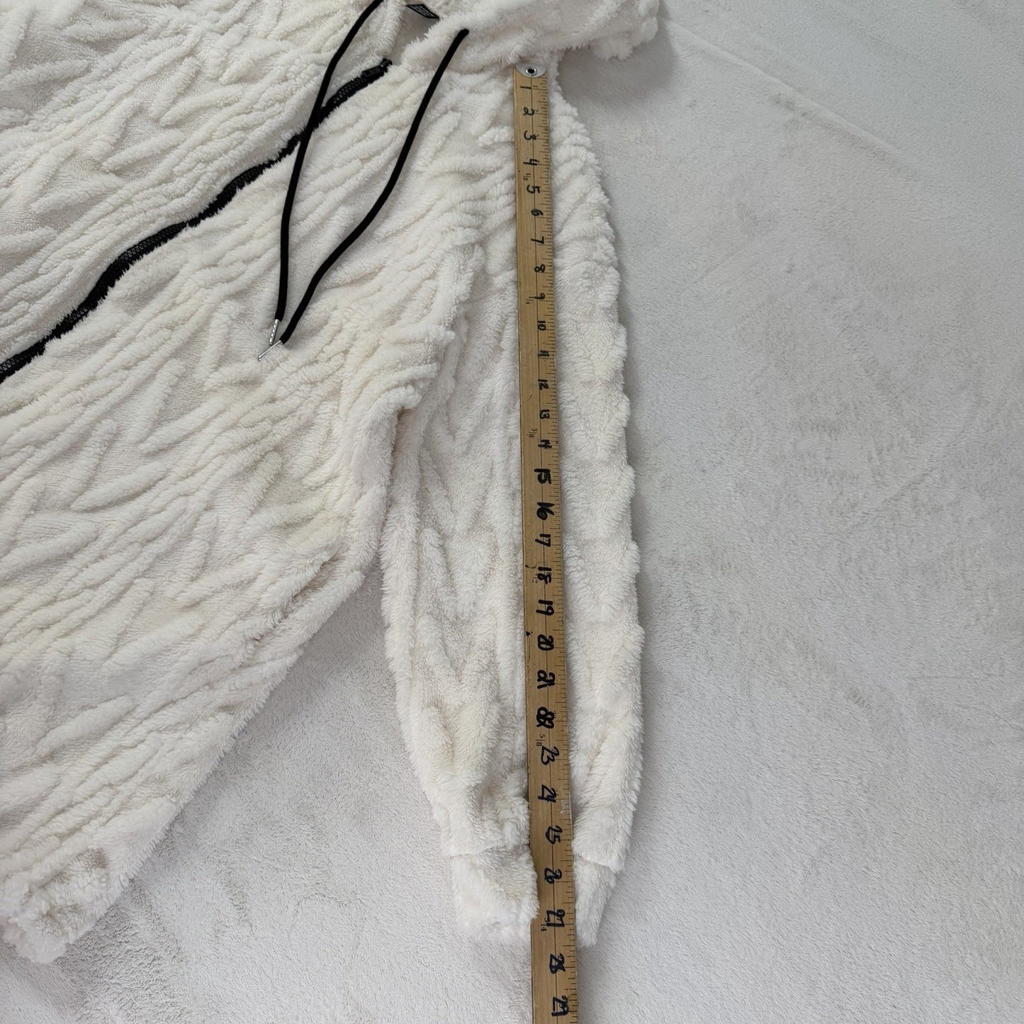 SHEIN White Sherpa Zip Up Hoodie Jacket Women's Medium Soft Fuzzy Faux Fur Zip