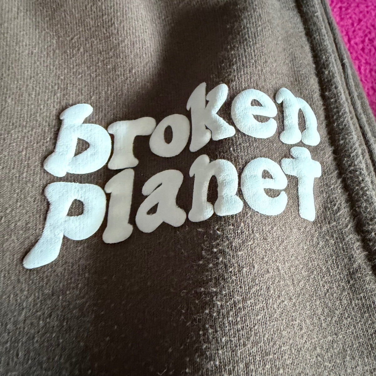 Broken Planet Market Brown Puff Print Sweatpants | M — detail photo 16