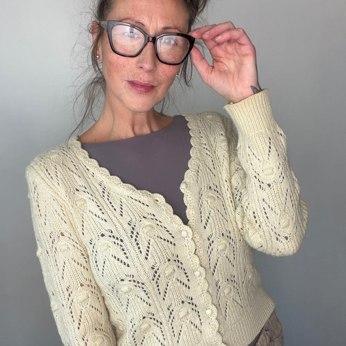 Vintage Cream Hand Knit Leaf Motif Cardigan | M — detail photo 15