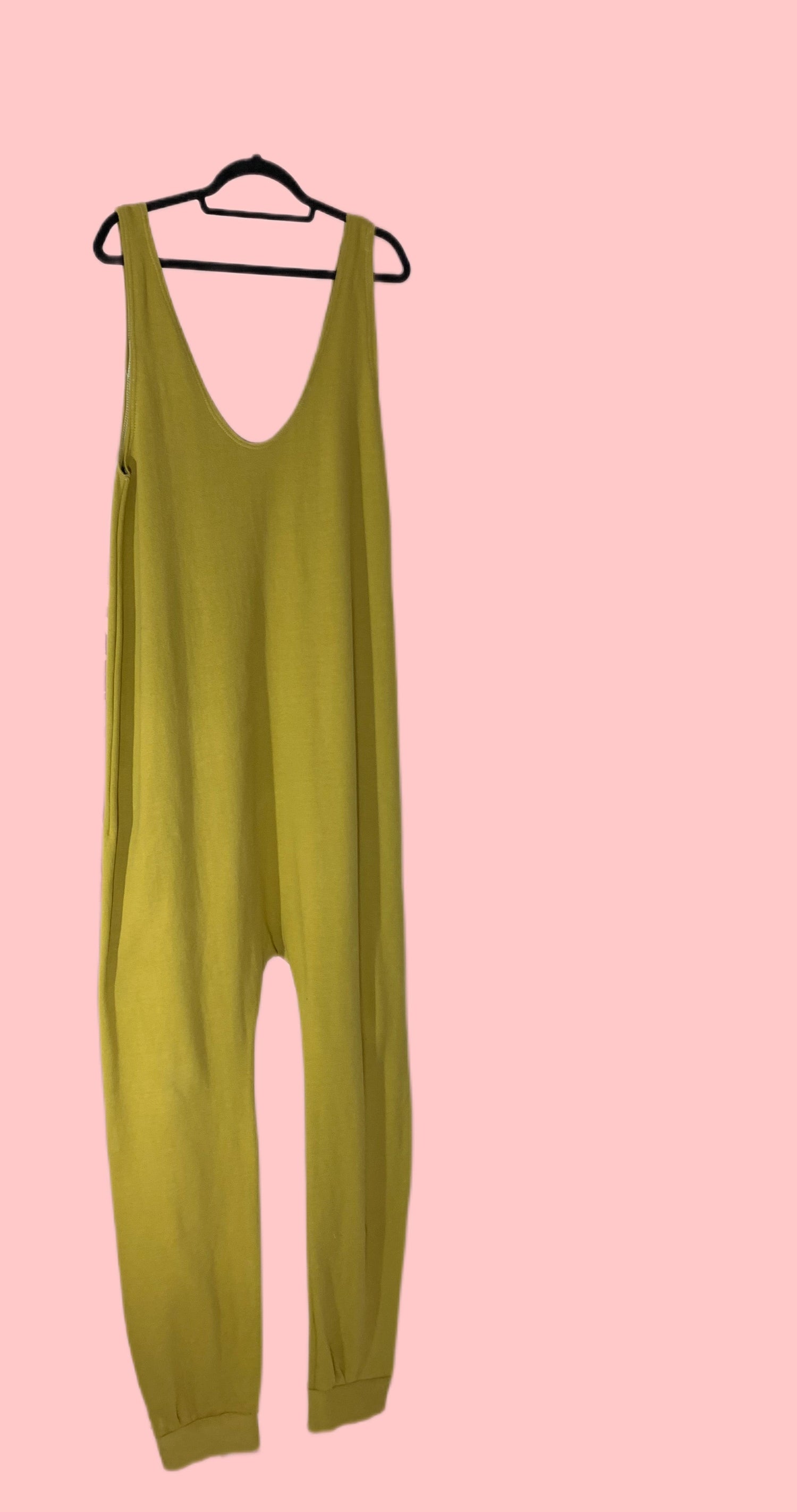 mustard color sleeveless jumper