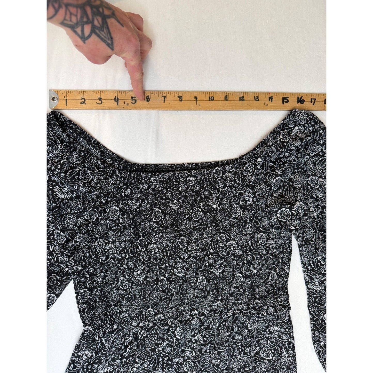 Devoted Black White Dress Floral Smocked Prairie Romantic Peasant Boho Womens M