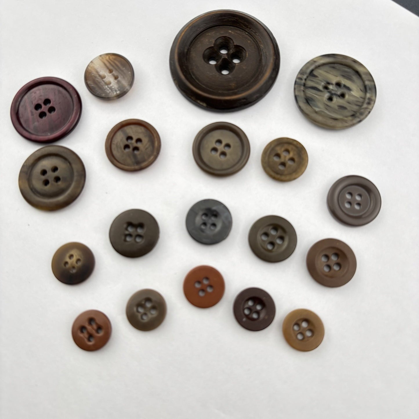 Vintage Bakelite Button Lot (13 Pcs) – Rich Brown, Horn, and Marbled Tones