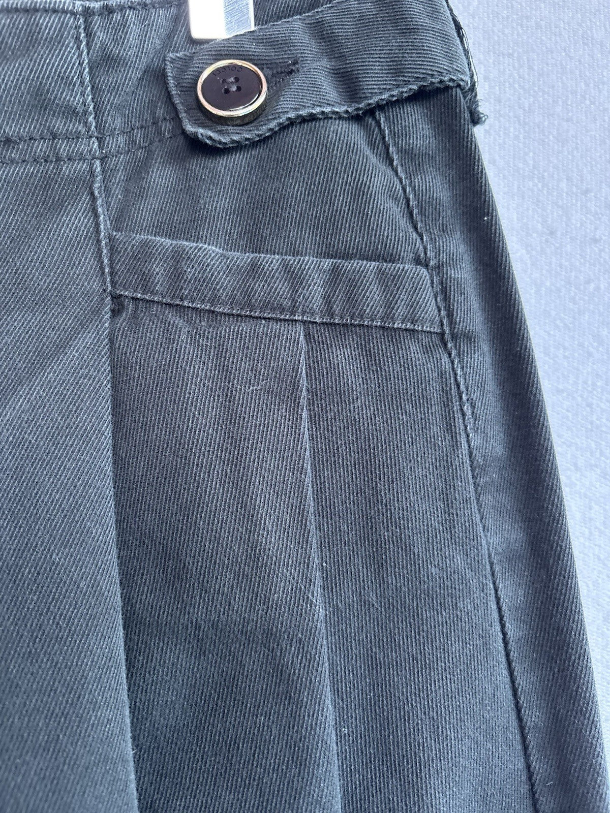 Colcci Black Pleated Tapered Jeans | 8 — detail photo 3