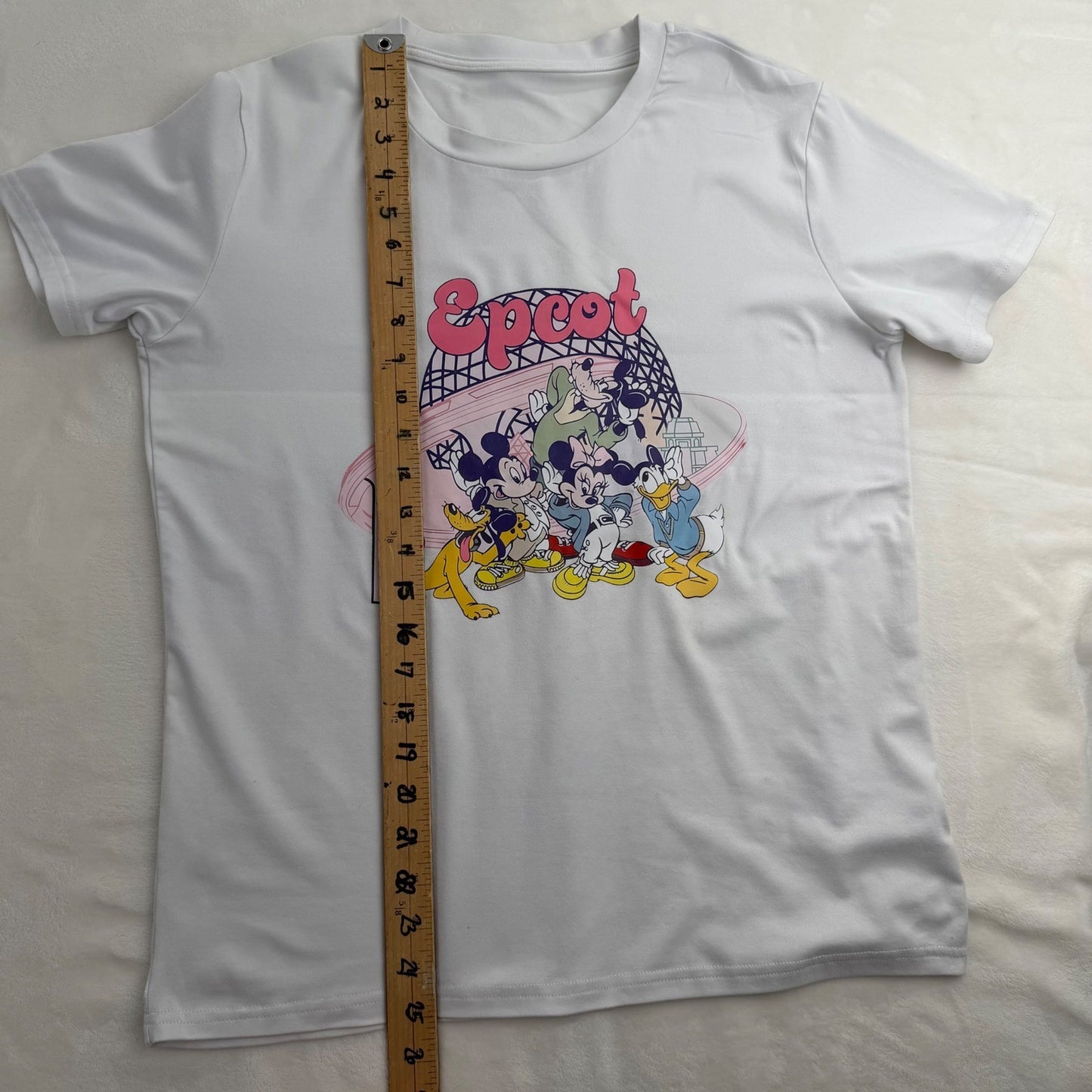 Disney T-Shirt Epcot Mickey Minnie Donald Goofy Pluto White Graphic Women Small