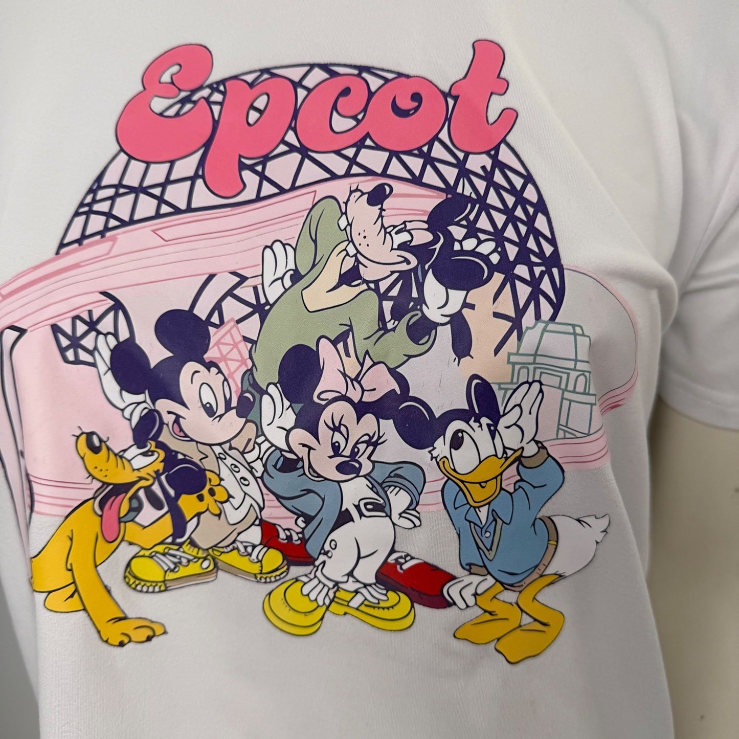 Disney T-Shirt Epcot Mickey Minnie Donald Goofy Pluto White Graphic Women Small