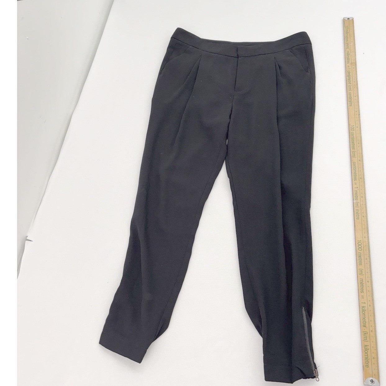 Kenneth Cole Reaction Black Capri Dress Pants Y2K Office Siren Quiet Luxury M