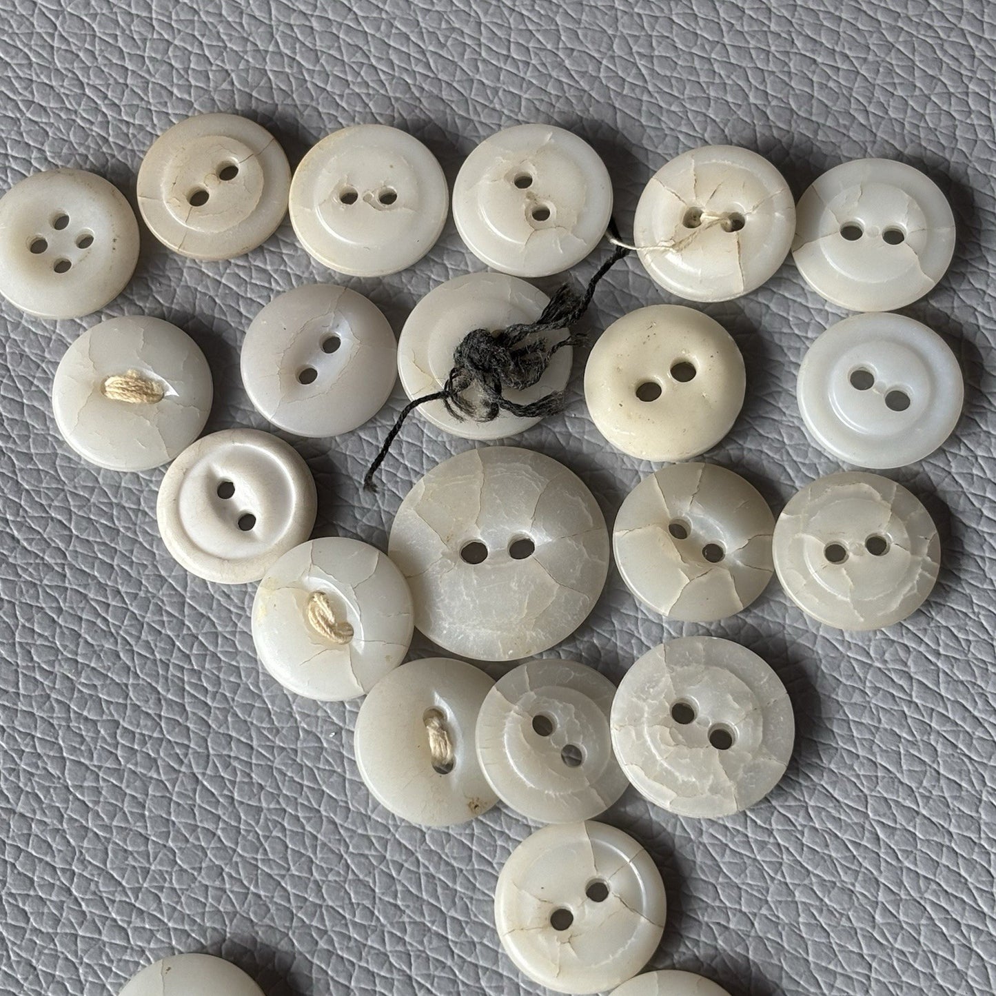 Antique Button Lot ~ 75pc Mixed Bone, Bakelite & Casein Early 1900s Cracked