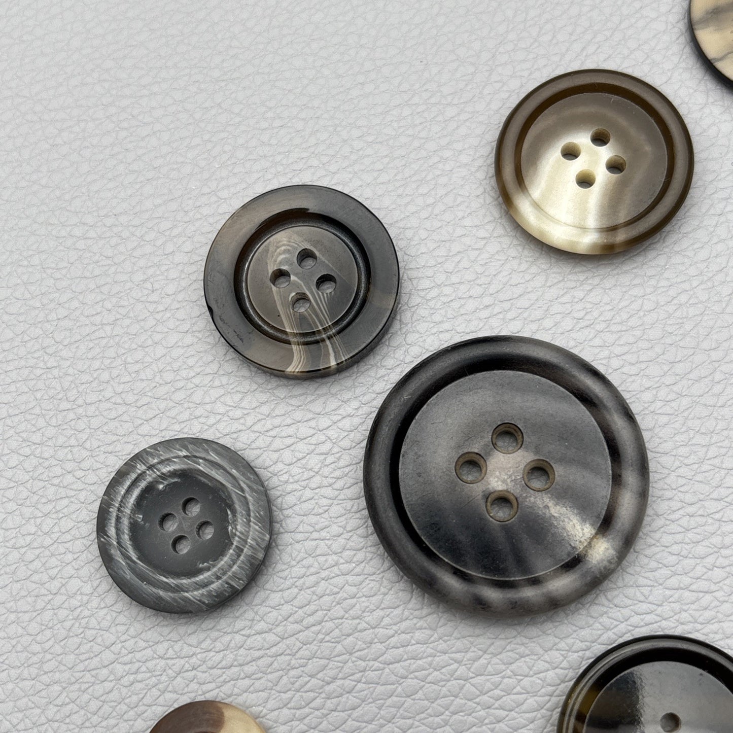 Vintage Horn-Style Button Lot (35pcs) – Brown, Taupe & Marbled Gray Mix