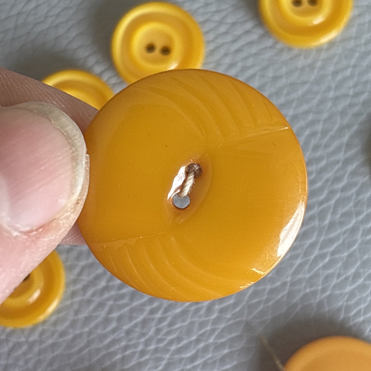 Vintage 1930s–50s Yellow Button Lot • Bakelite Casein Catalin Mix •