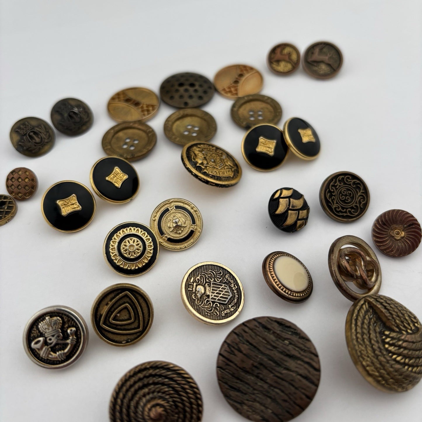 Vintage Brass & Black Button Lot – 29 Enamel Crest, Textured & Etched Designs,