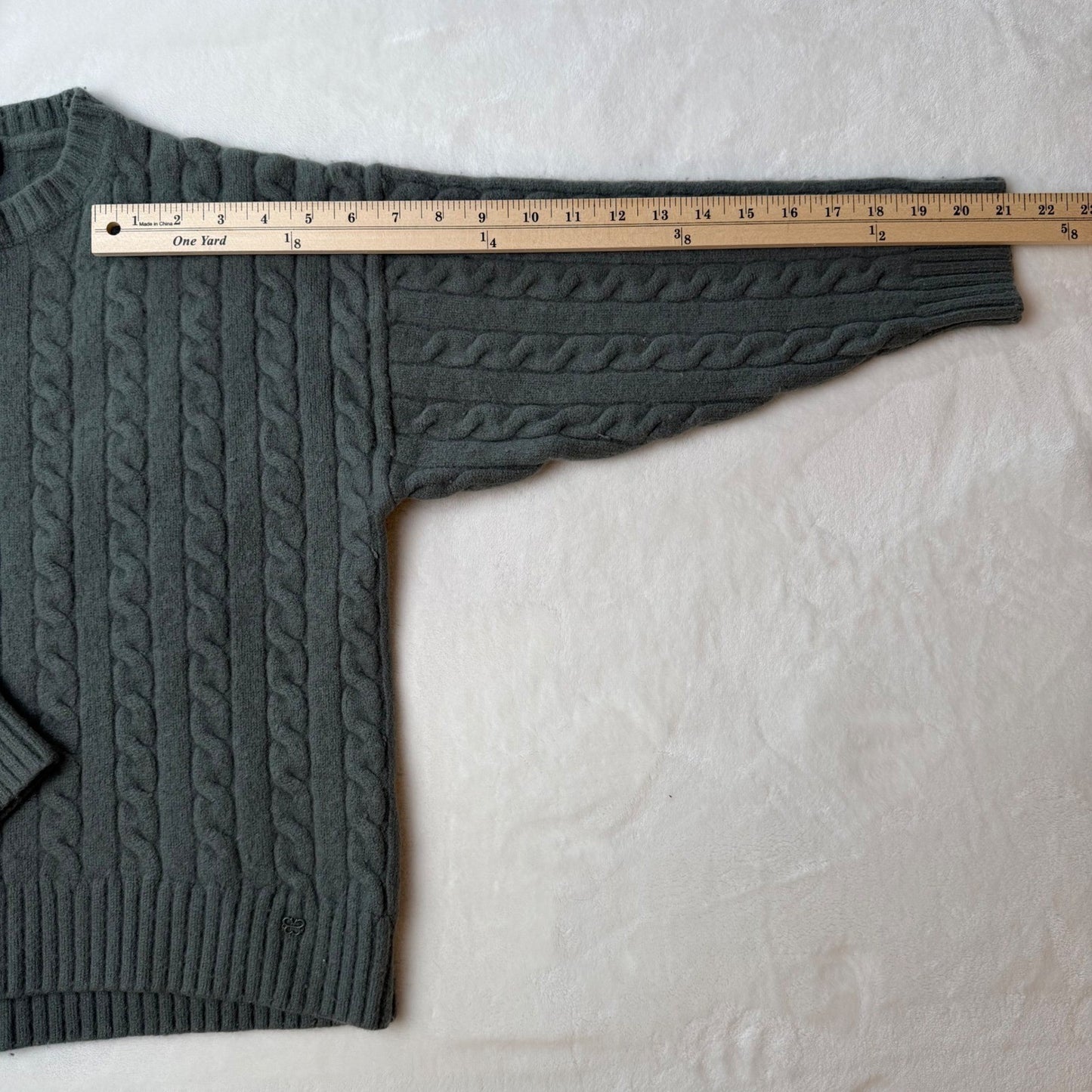 Aritzia Sunday Best Cable Knit Sweater  Merino Wool Green Old Money Sz Small