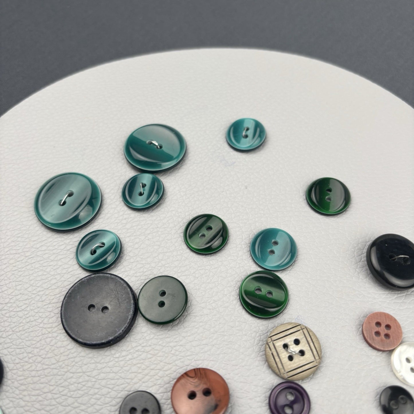 100+ Blue Colored buttons 2 hole + 4 hole crafts sewing collecting small med lge