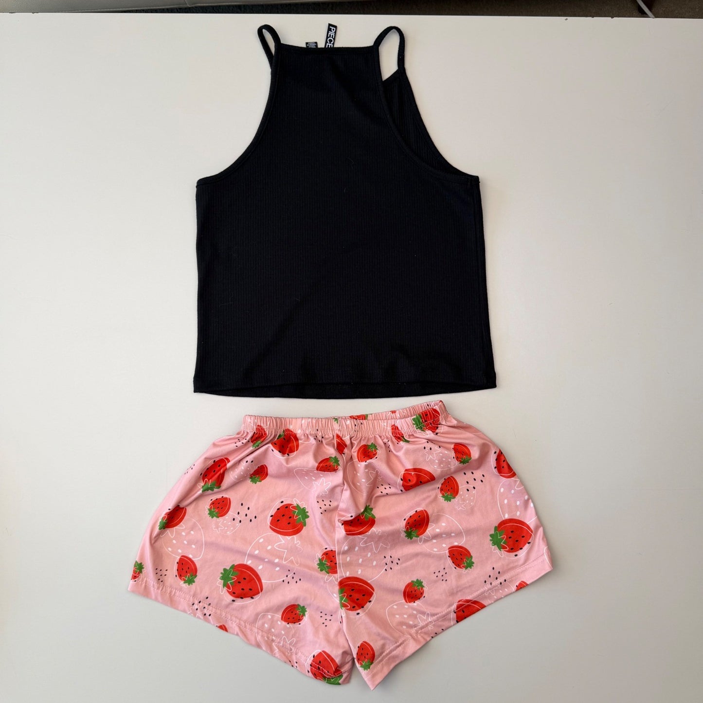 Women's Loungewear Lot Pacific Trail Shorts  Strawberry Shorts  Athleisure  M
