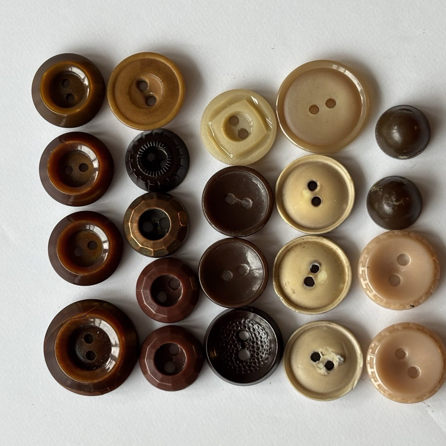 Vintage Brown & Caramel Bakelite Button 73 Lot Mixed 1930s-50s Suit Coat Styles