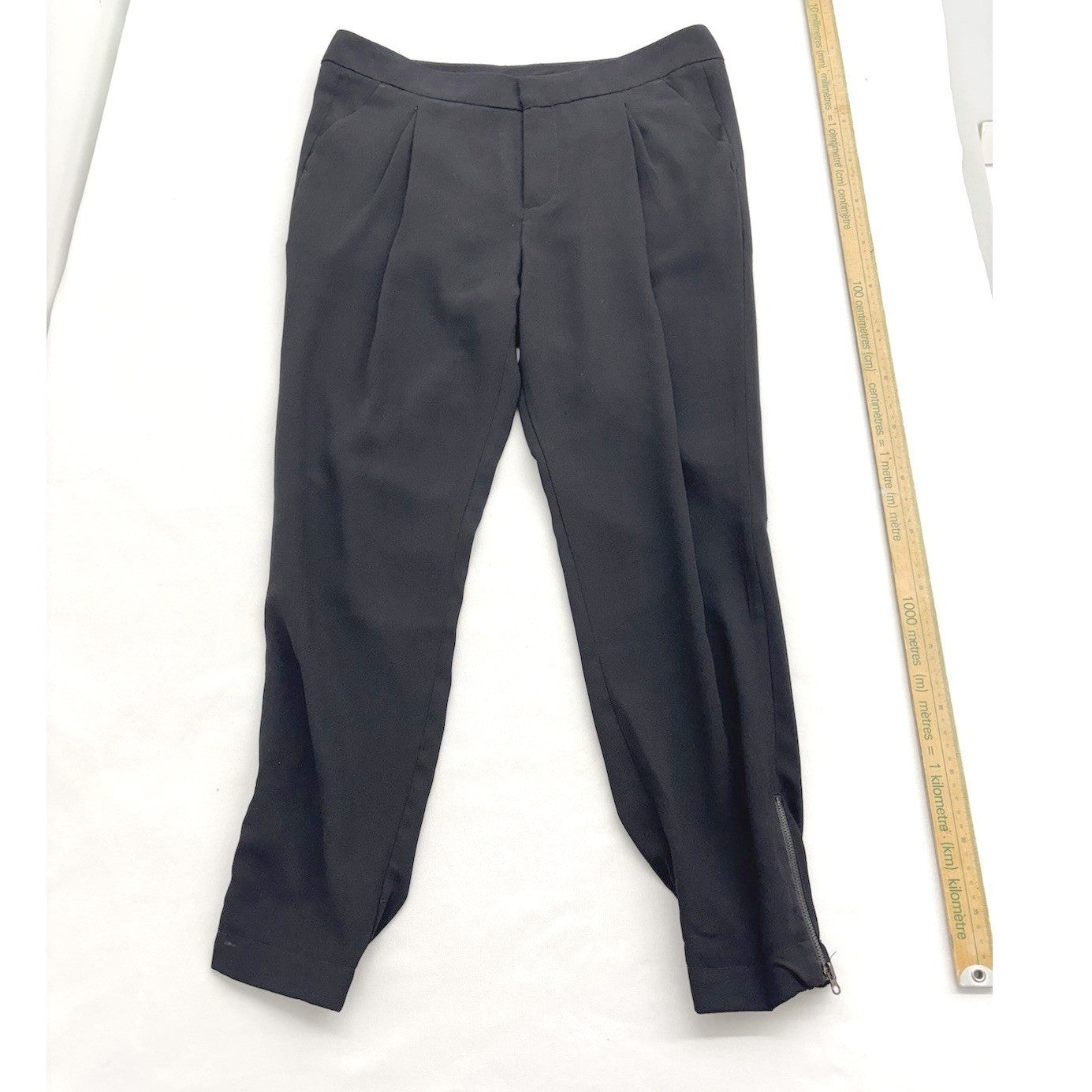 Kenneth Cole Reaction Black Capri Dress Pants Y2K Office Siren Quiet Luxury M