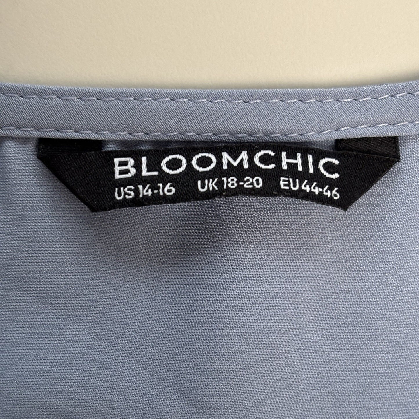 BloomChic Dusty Blue Puff Sleeve Midi Dress Size 14–16 Keyhole Neckline Pockets