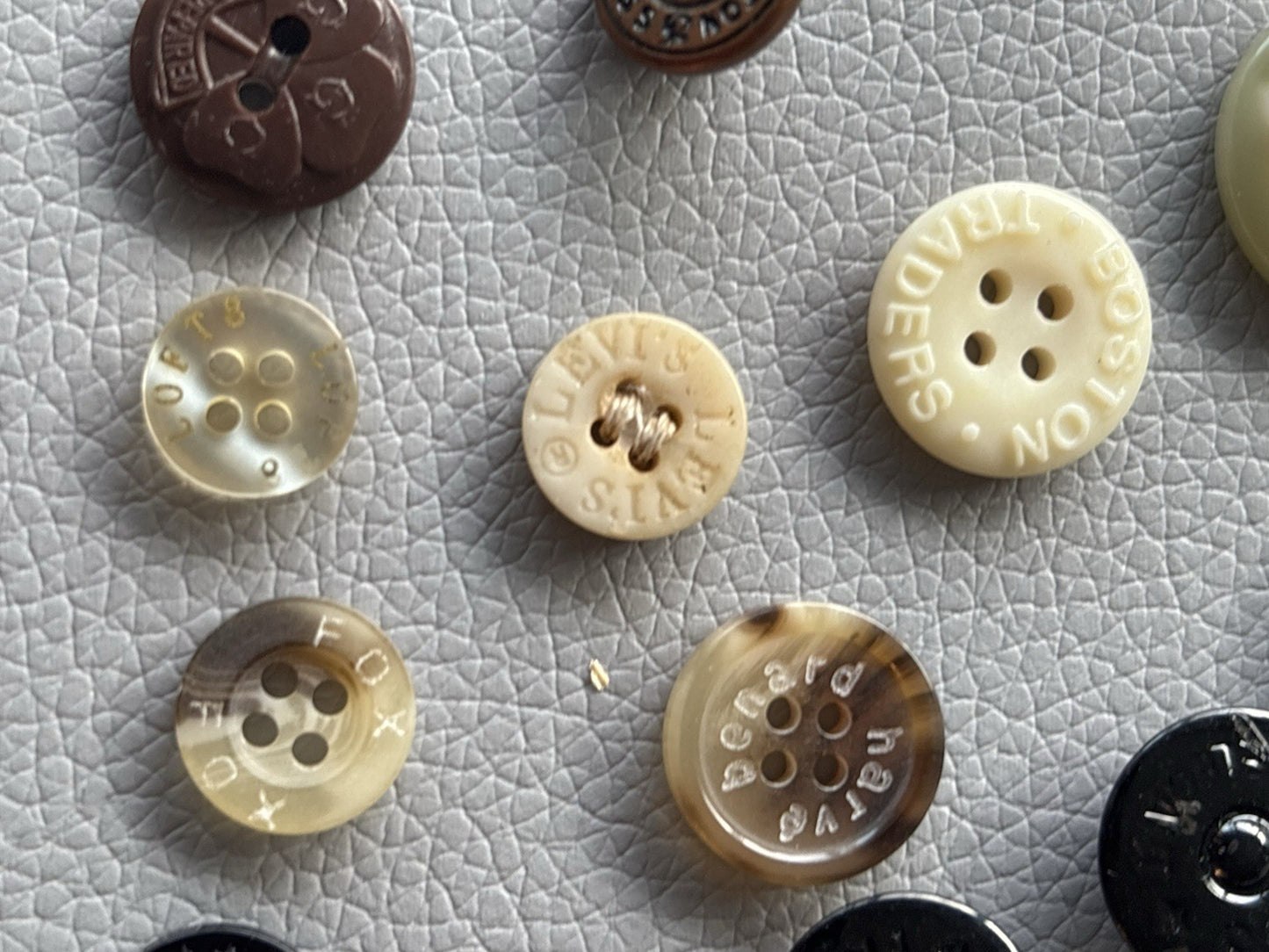 Vintage Button Lot Of 40 4 Hole Buttons. Northern Reflections Levi’s Cherokee
