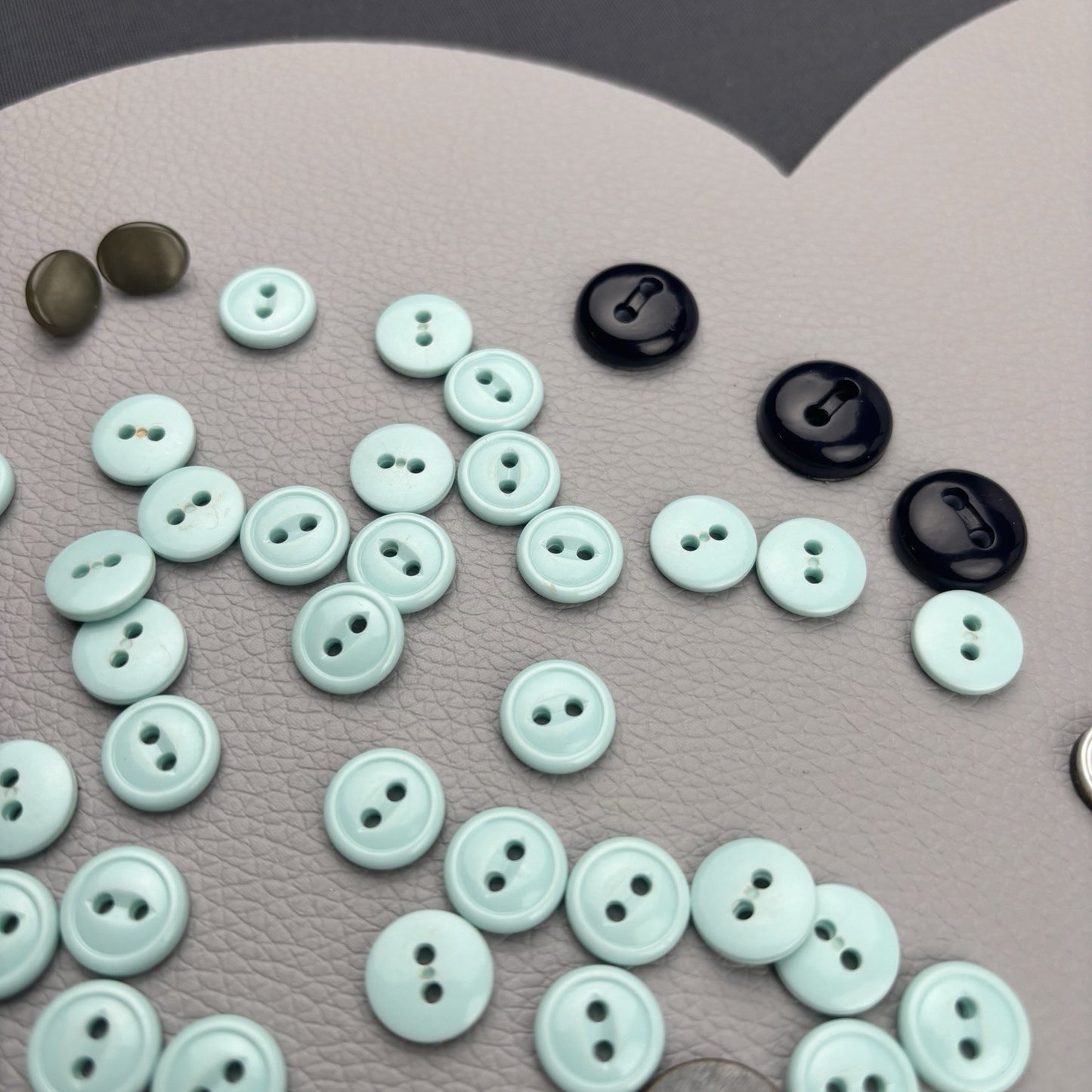 100+ Blue Colored buttons 2 hole + 4 hole crafts sewing collecting small med lge