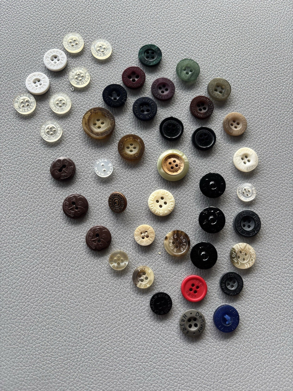 Vintage Button Lot Of 40 4 Hole Buttons. Northern Reflections Levi’s Cherokee
