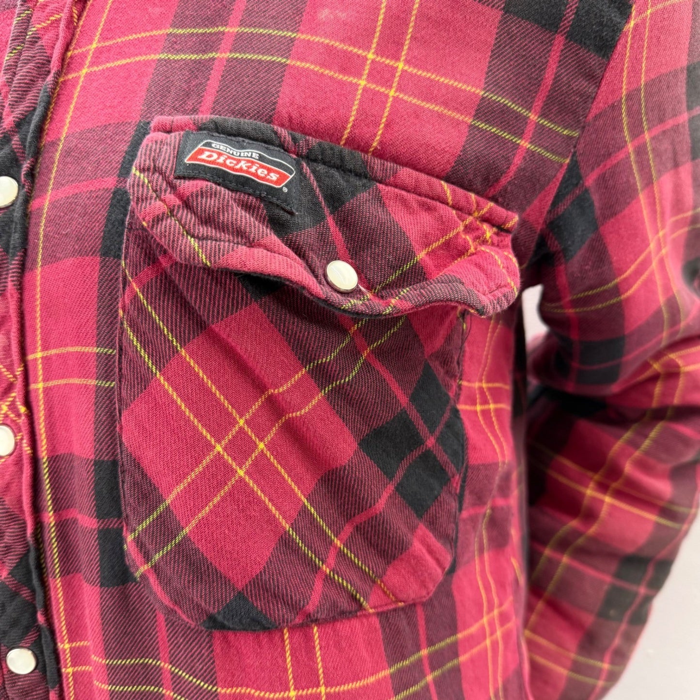 Dickies Mens Red Black Plaid Flannel Shirt Distress workwear Size Small thrashed