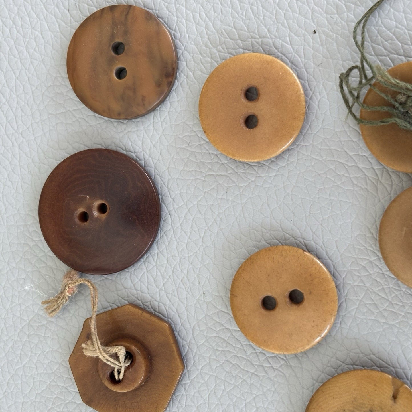 Vintage Brown Bakelite & Casein Button Lot 1930s-40s • Carved & Etched Styles