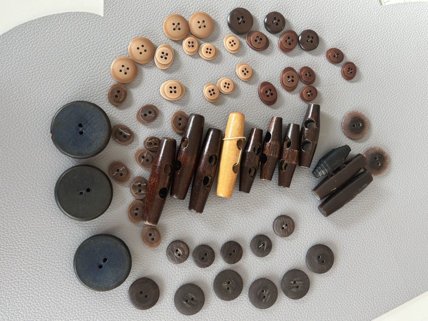 Vintage Wooden Buttons + Toggle. Small New Plastic Buttons Four Hole Two Hole
