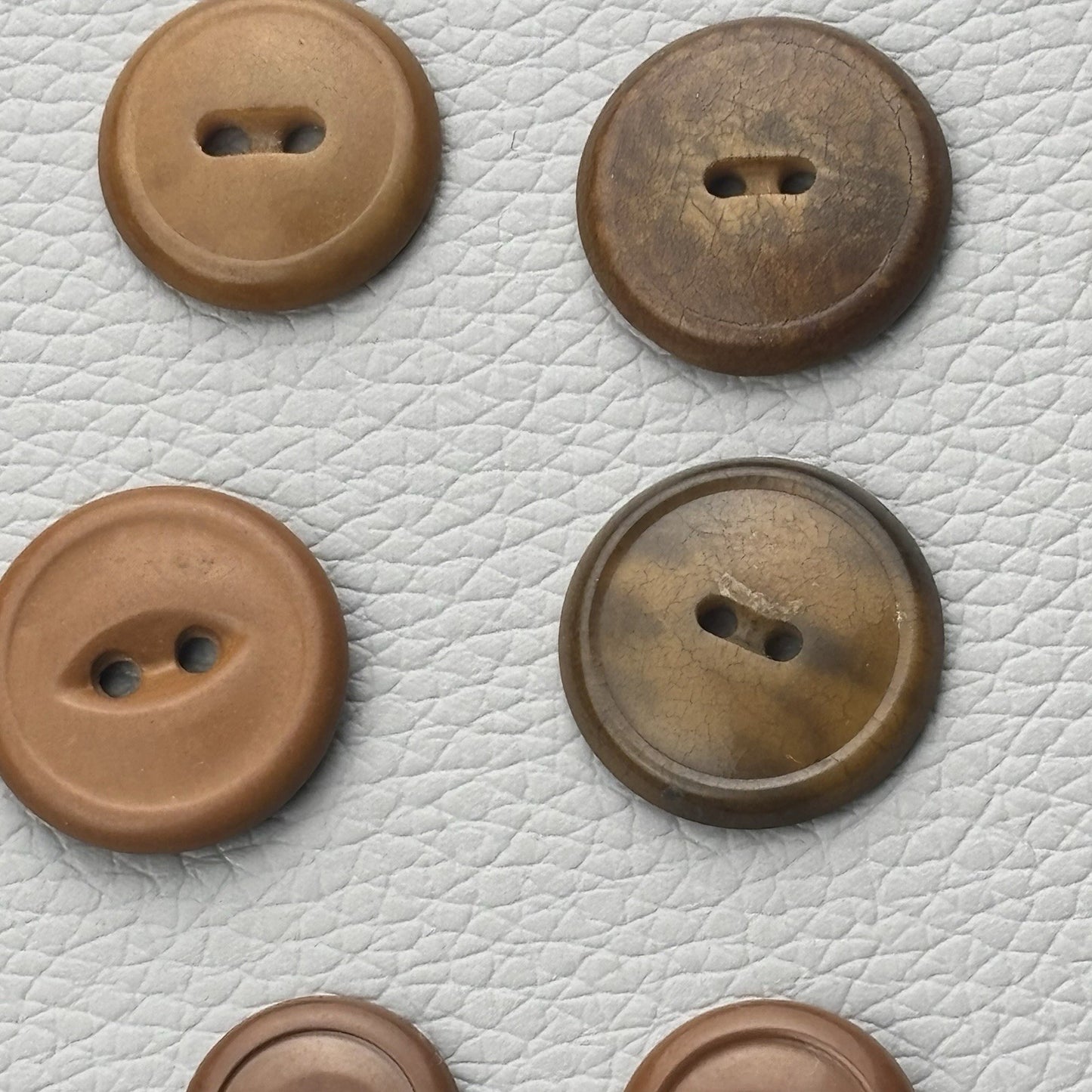Vintage Casein Button Lot Brown Tan Butterscotch Fish Eye 20pcs 1930s–1950s