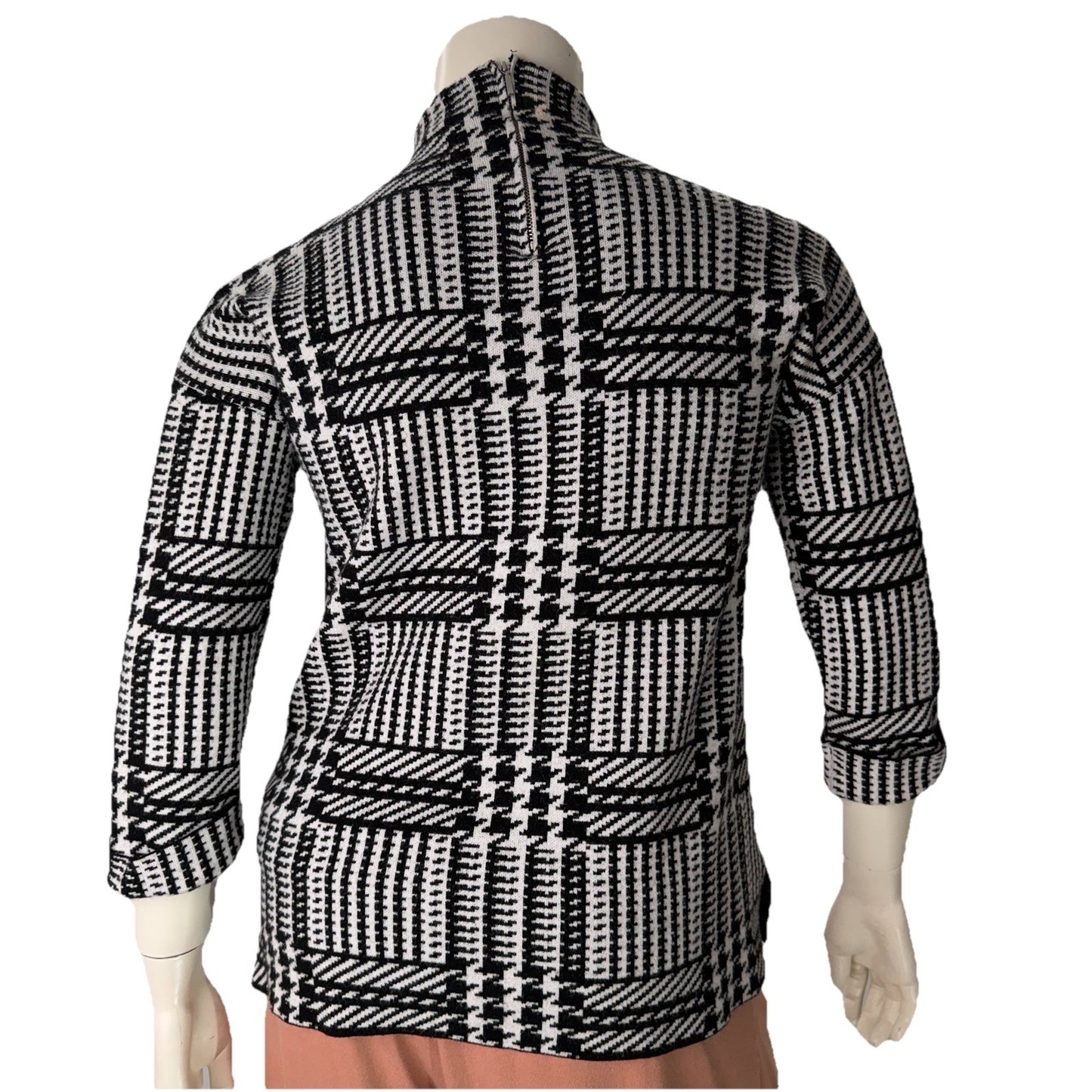 Max Studio Black and White Houndstooth Plaid Mock Neck Back Zipper Sweater Large
