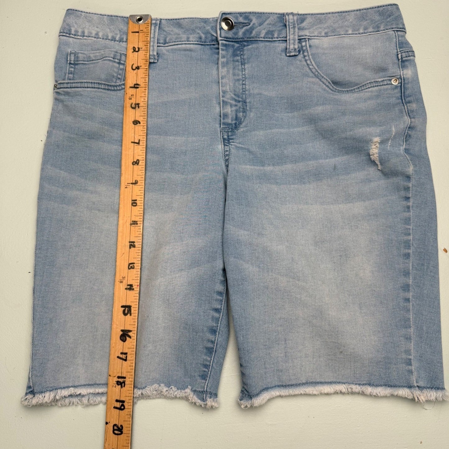 George Denim Bermuda Shorts Womens Size 14 Excellent Condition Light Wash Frayed