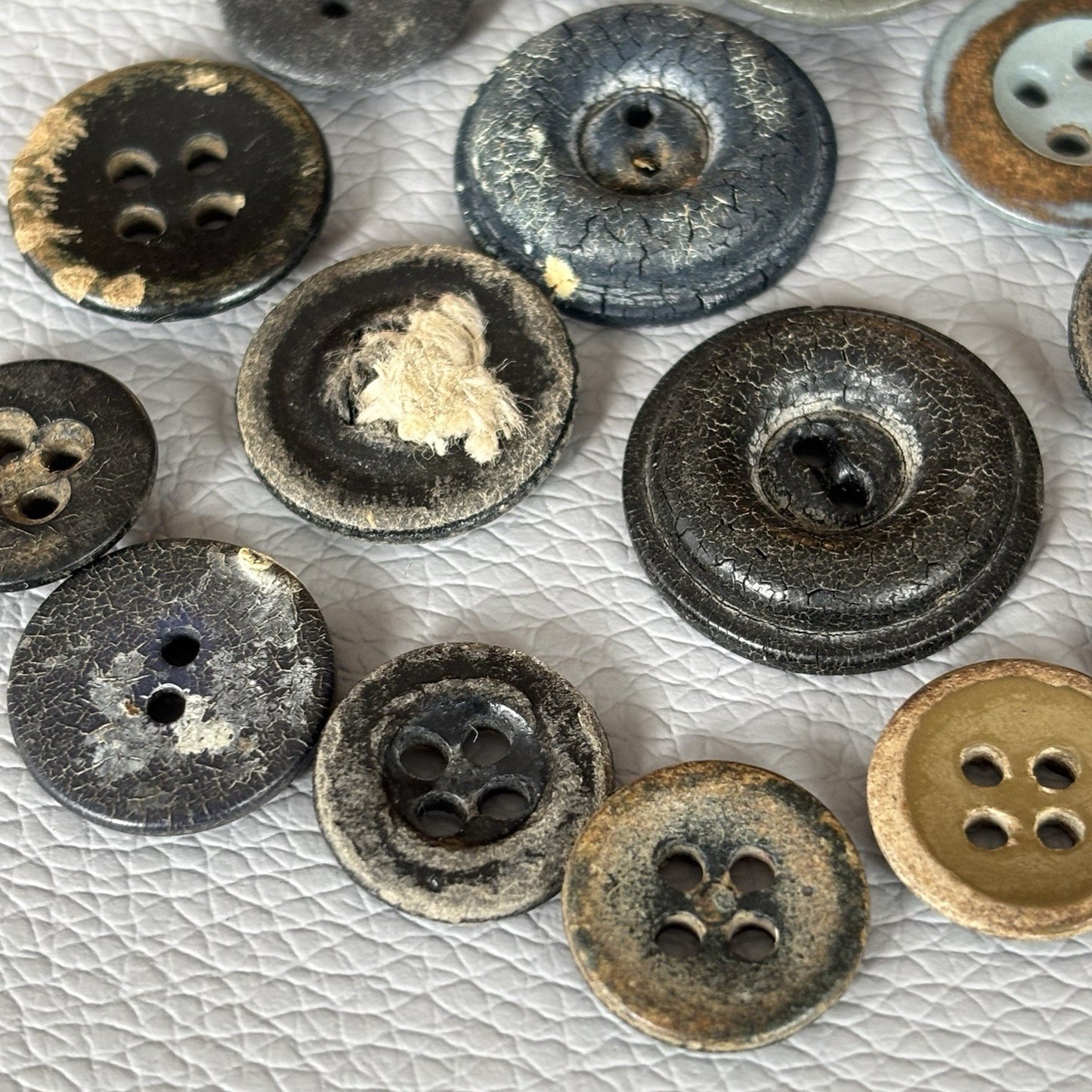 Antique Button Lot ~ 75pc Mixed Bone, Bakelite & Casein Early 1900s Cracked