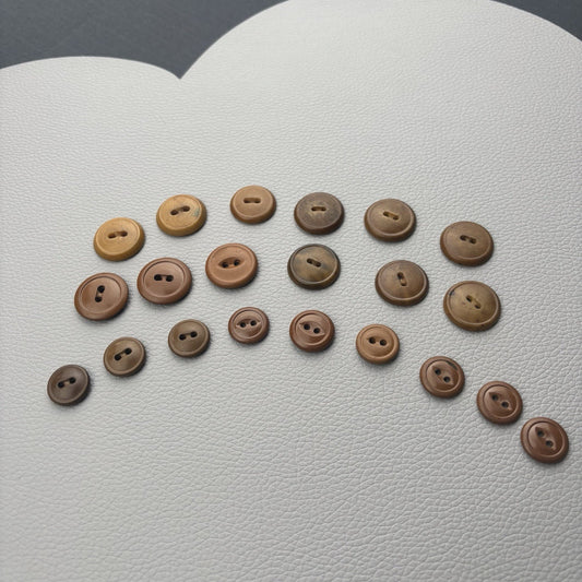 Vintage Casein Button Lot Brown Tan Butterscotch Fish Eye 20pcs 1930s–1950s