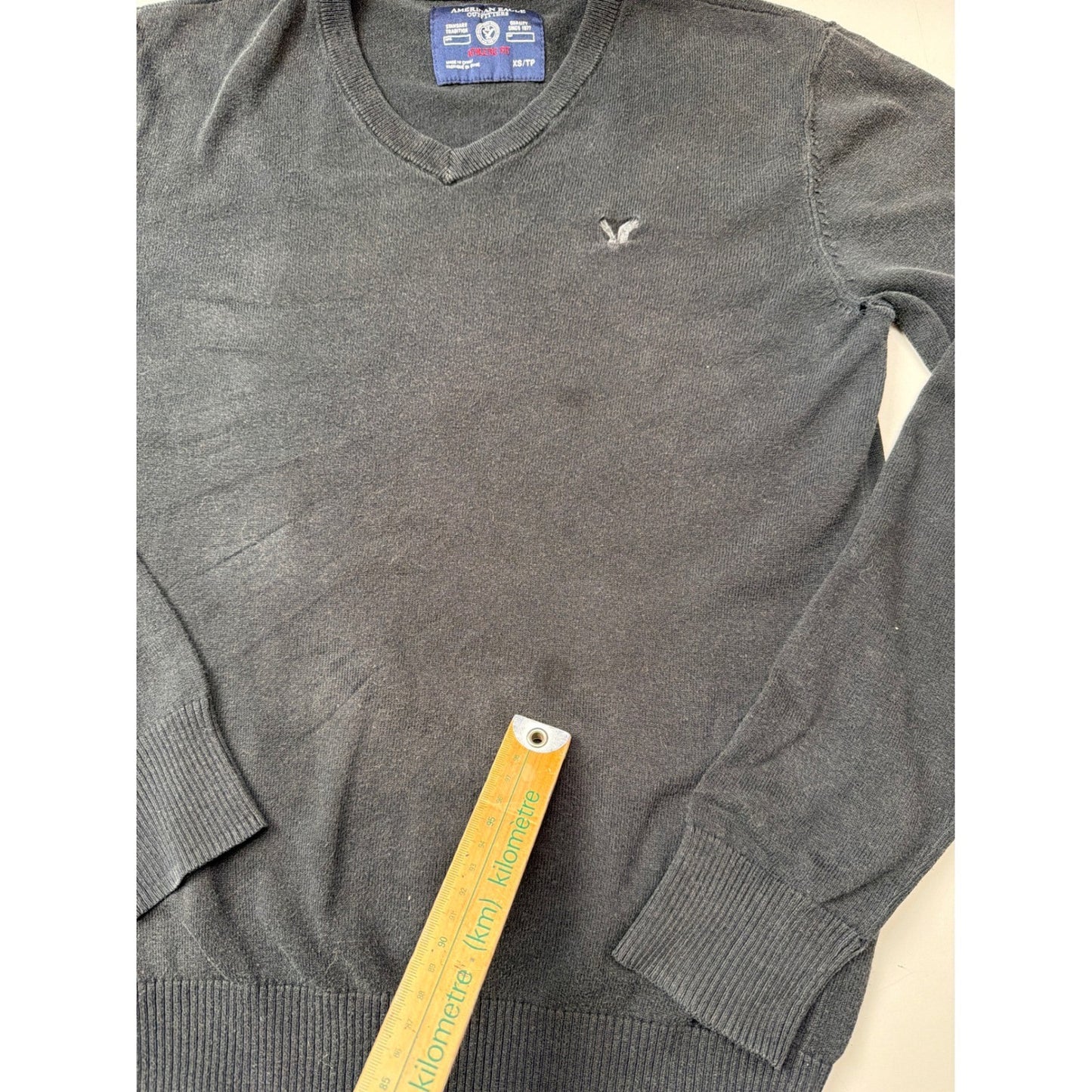 AE V-Neck Sweater Faded Black Athletic Fit Dark Academia Preppy School Size XS