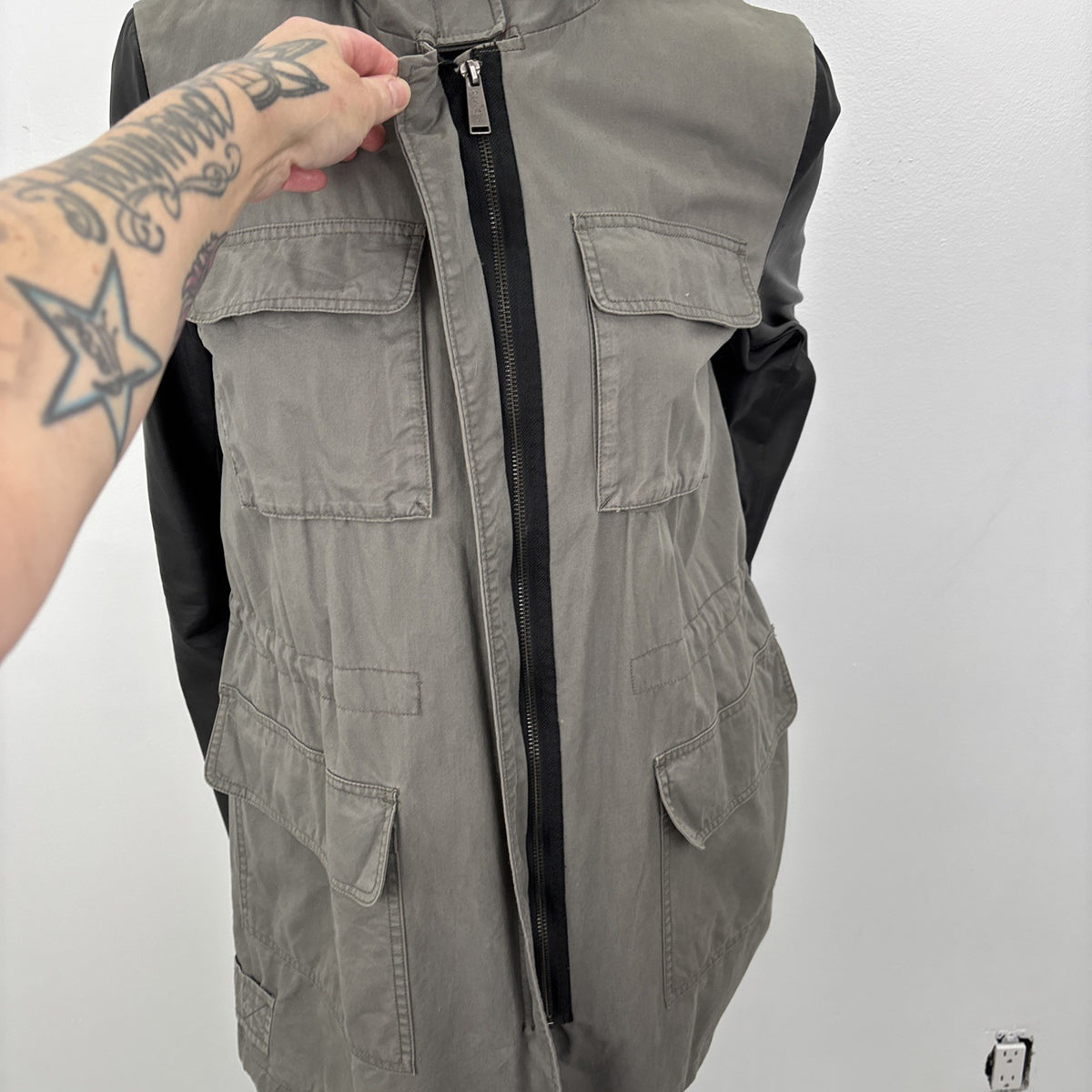 DKNY Grey  And Black Cargo Coat Drawstring Waist Full Lined Zipper Hood Outdoors