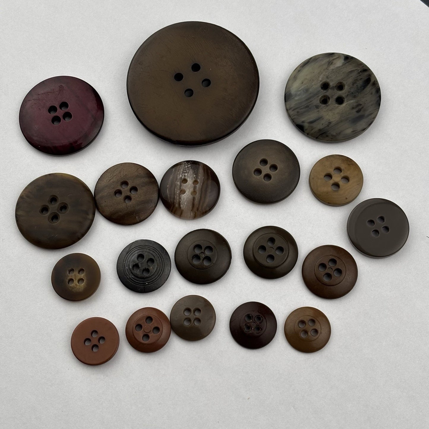 Vintage Bakelite Button Lot (13 Pcs) – Rich Brown, Horn, and Marbled Tones