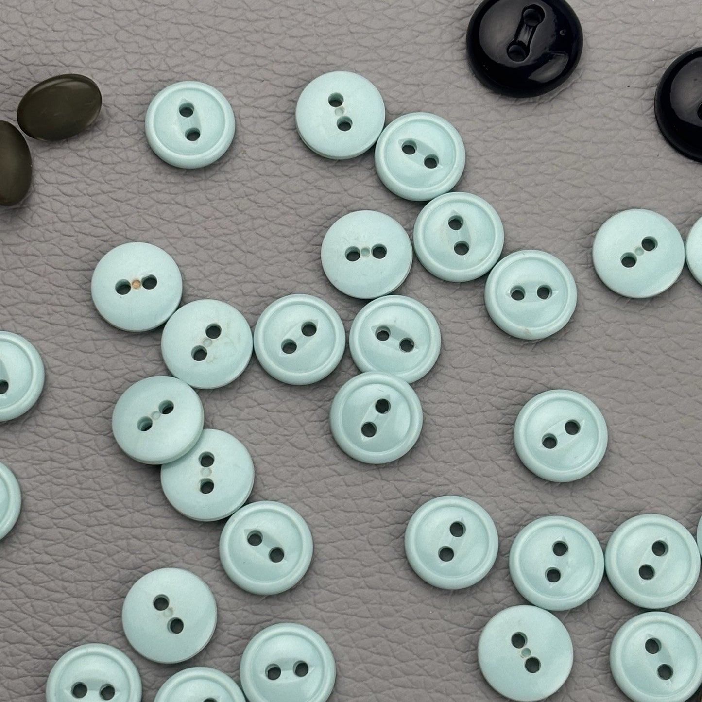100+ Blue Colored buttons 2 hole + 4 hole crafts sewing collecting small med lge