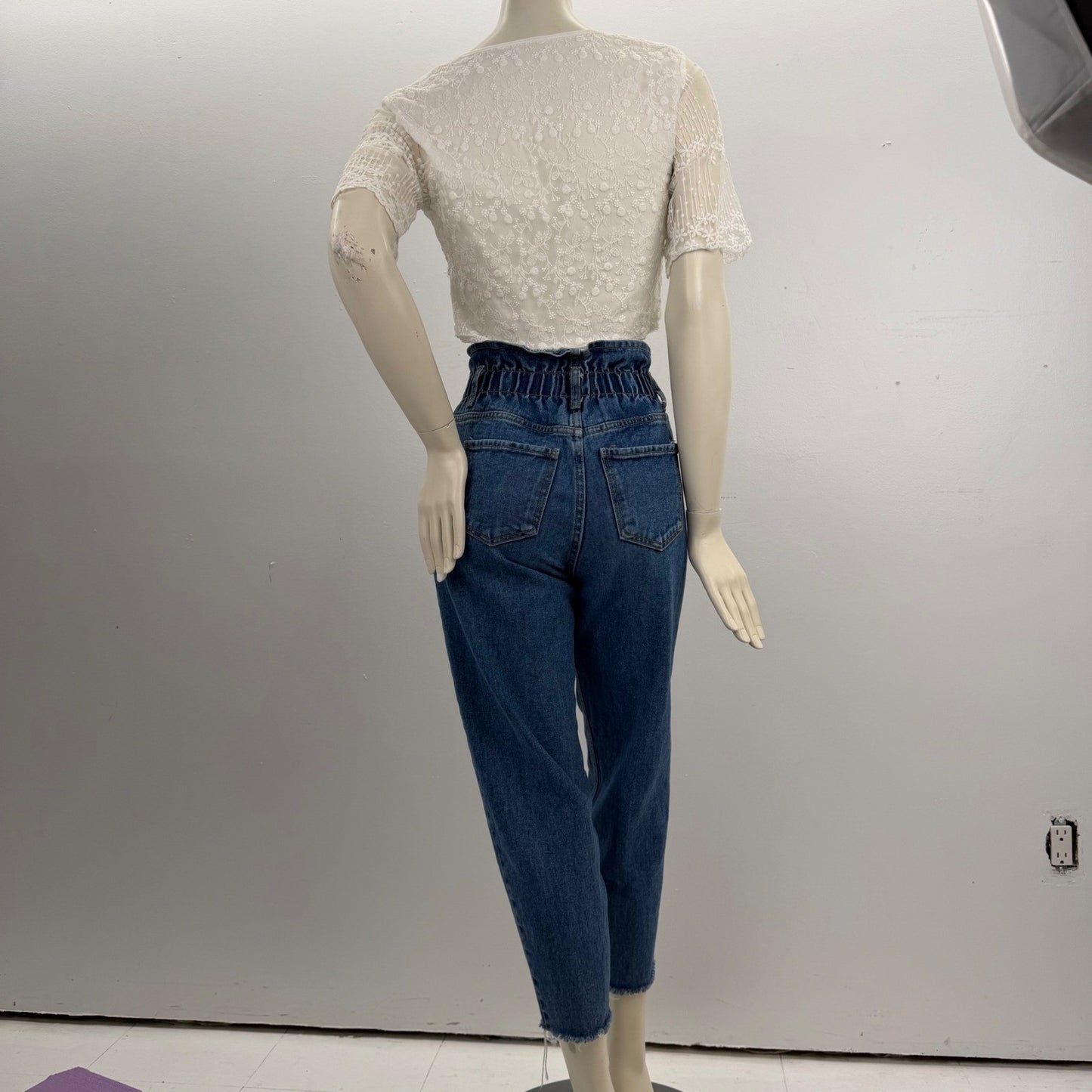 Oak + Fort Jeans High Waisted Paperbag Waist Mom  Cropped Raw Hem Womens Small