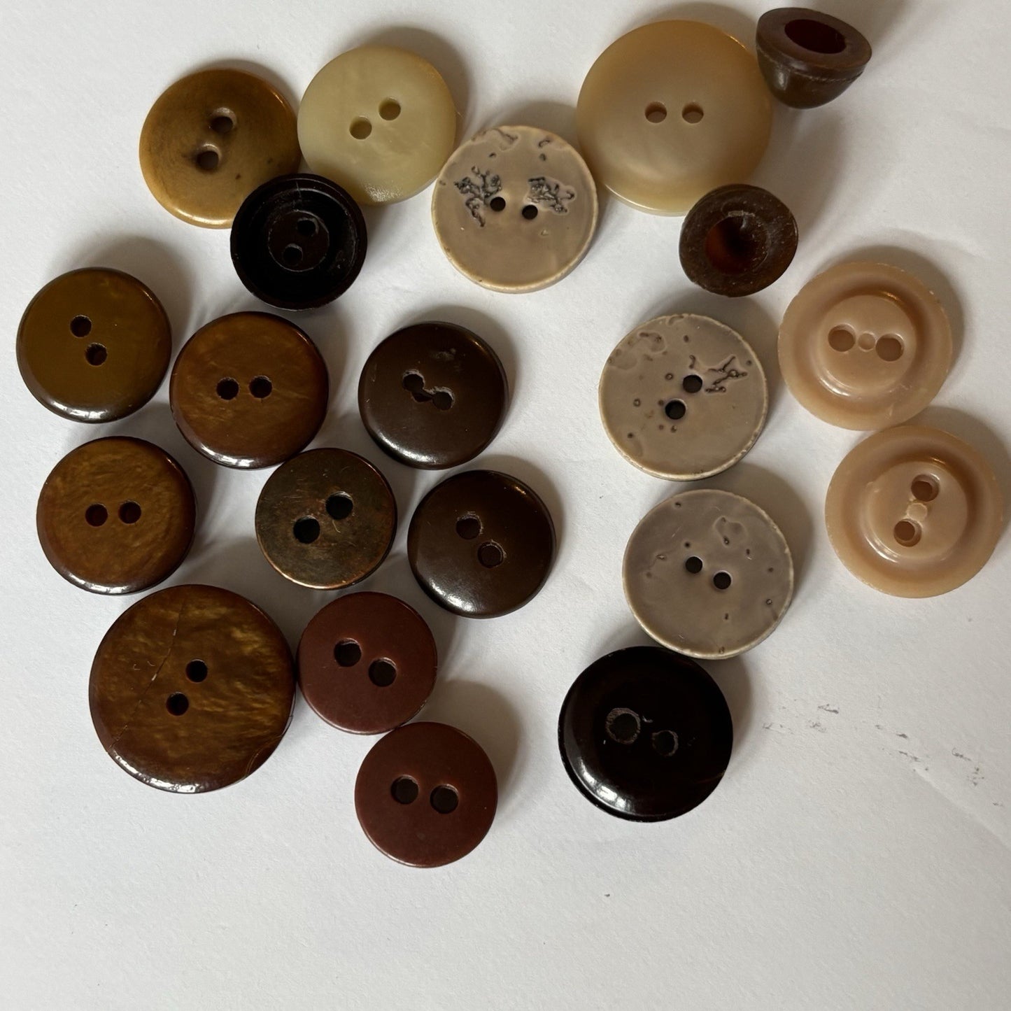 Vintage Brown & Caramel Bakelite Button 73 Lot Mixed 1930s-50s Suit Coat Styles