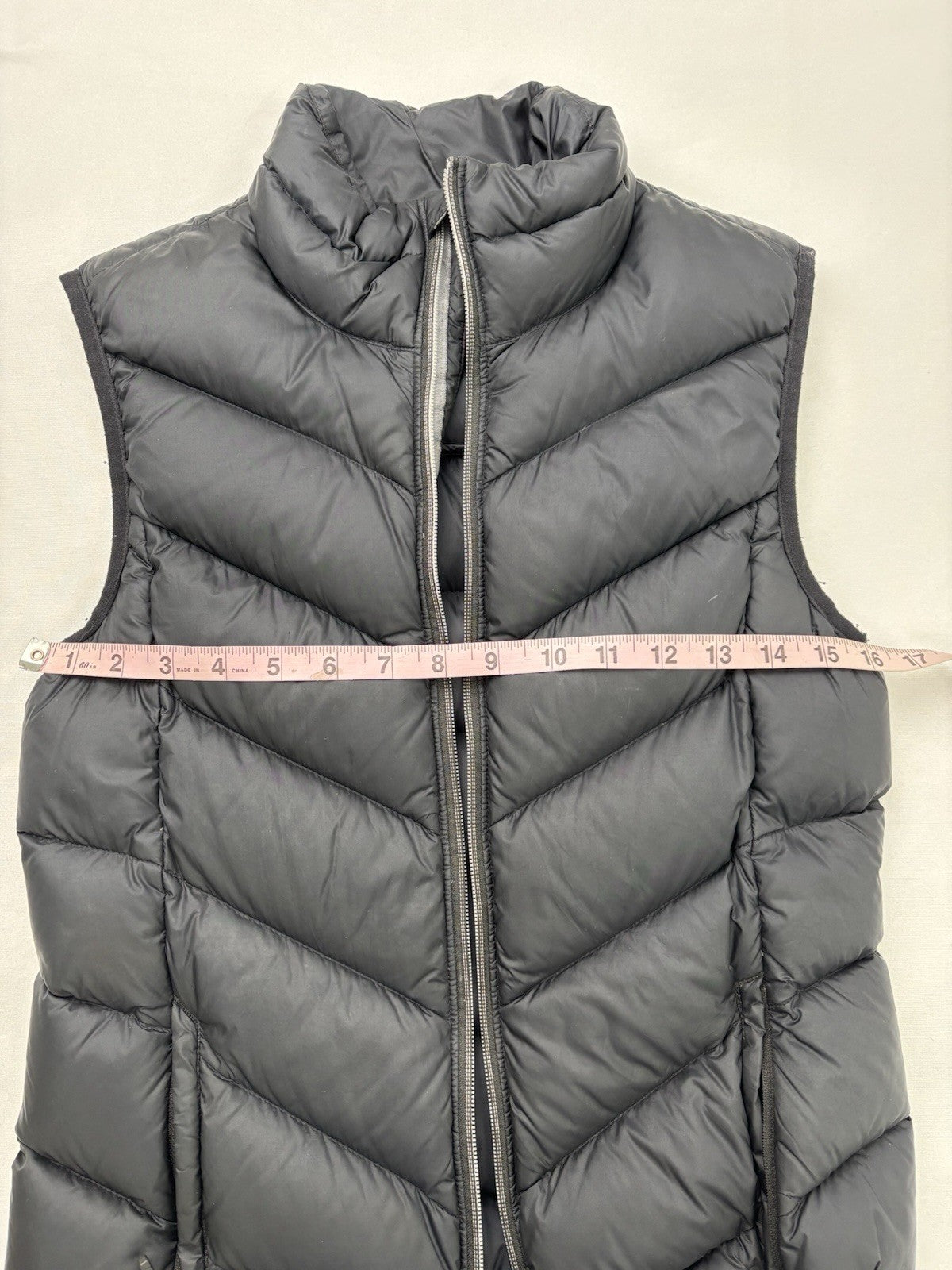 Womens Black  Down Puffer Vest Mountain Hard Gear Size Small Duck Down Feathers