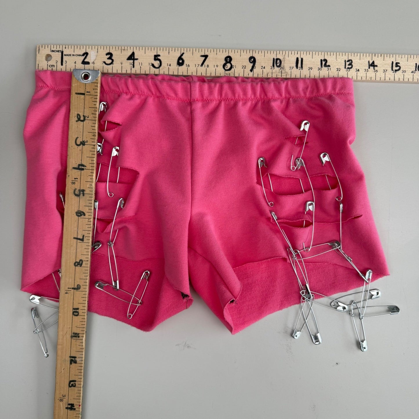 Simpłe NWT Pink Safety Pin Shorts + White CropTop Punk Festival Rave Neon Small