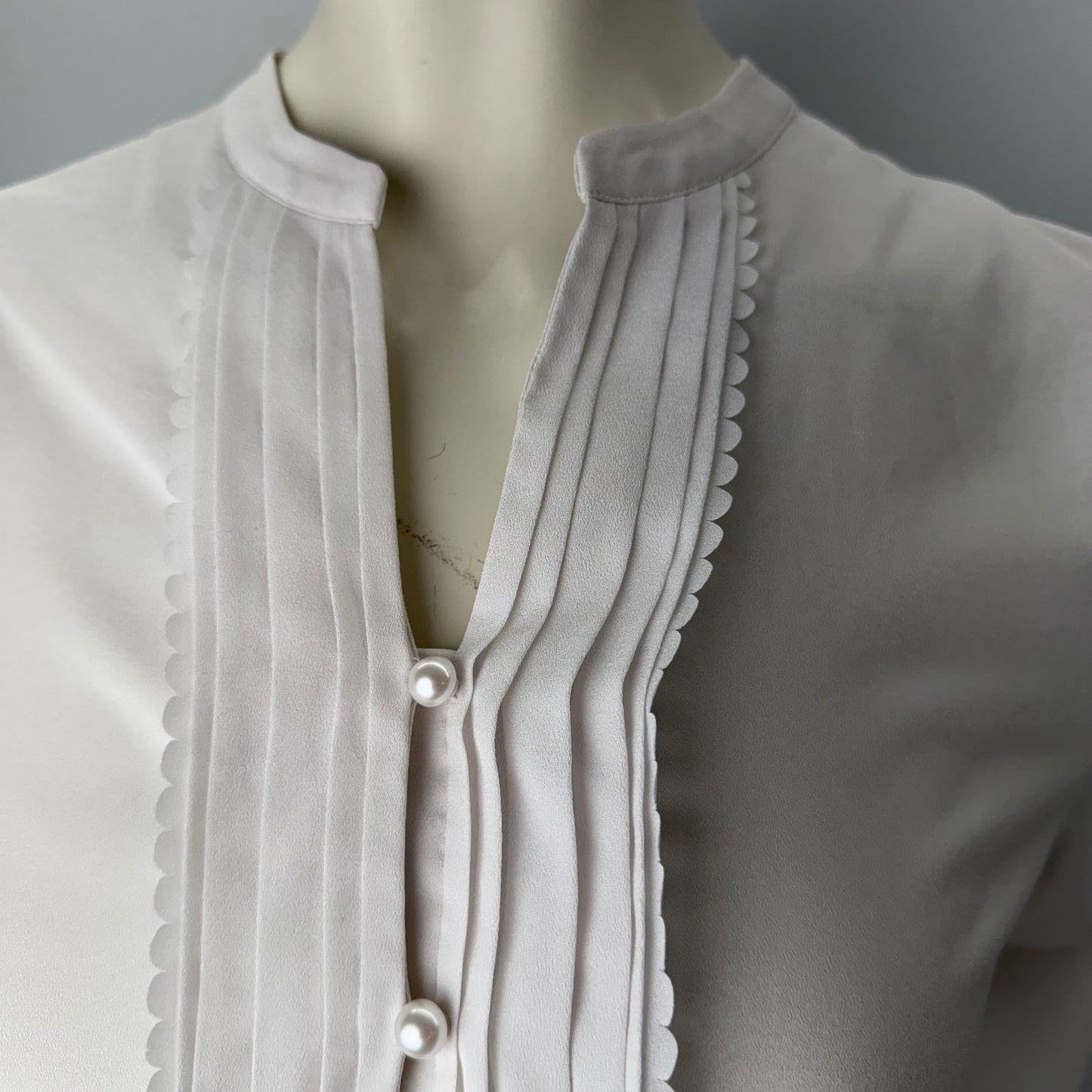 Karl Lagerfeld Paris White Pleated Pearl Button Blouse Mandarin Collar Small