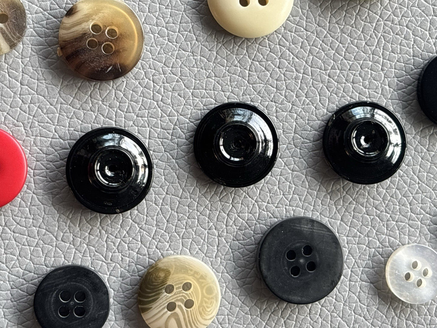 Vintage Button Lot Of 40 4 Hole Buttons. Northern Reflections Levi’s Cherokee