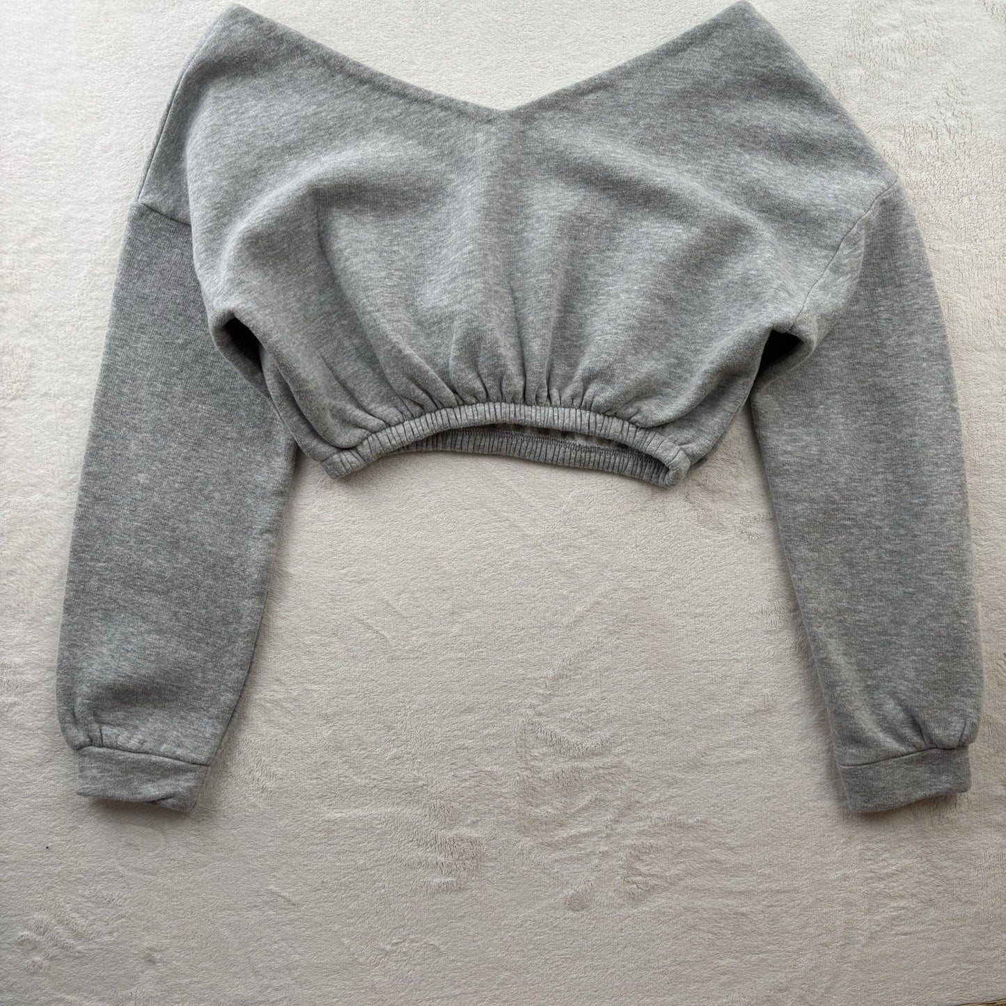 PrettyLittleThing Grey Cropped Sweatshirt V Neck Size Small Athleisure Y2K
