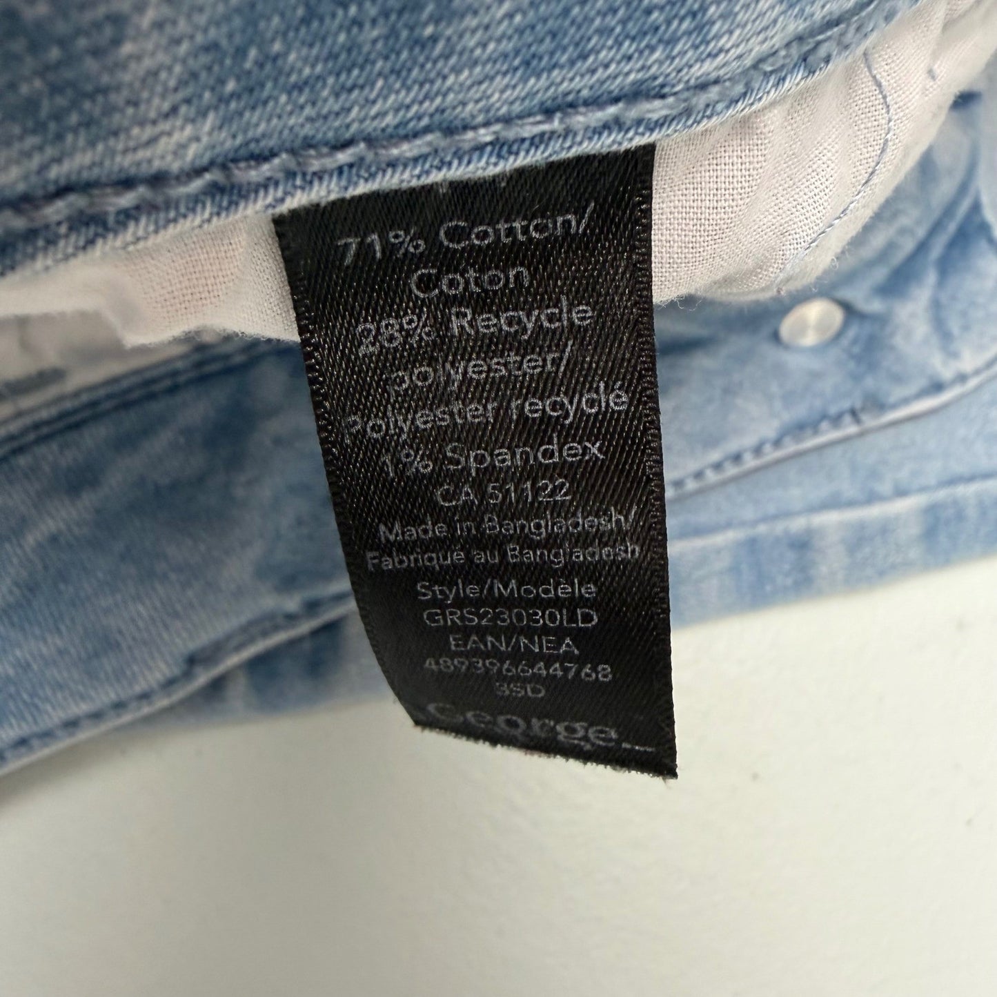 George Denim Bermuda Shorts Womens Size 14 Excellent Condition Light Wash Frayed