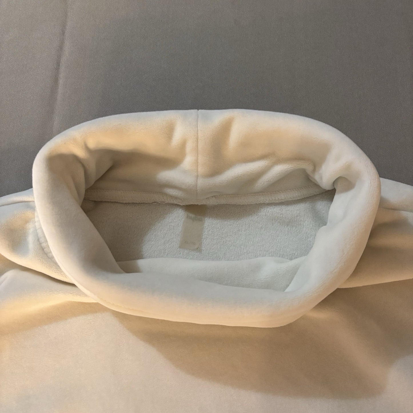 Hyba Funnel Neck White Sweatshirt XL Cozy Minimalist Athleisure Kangaroo Pocket