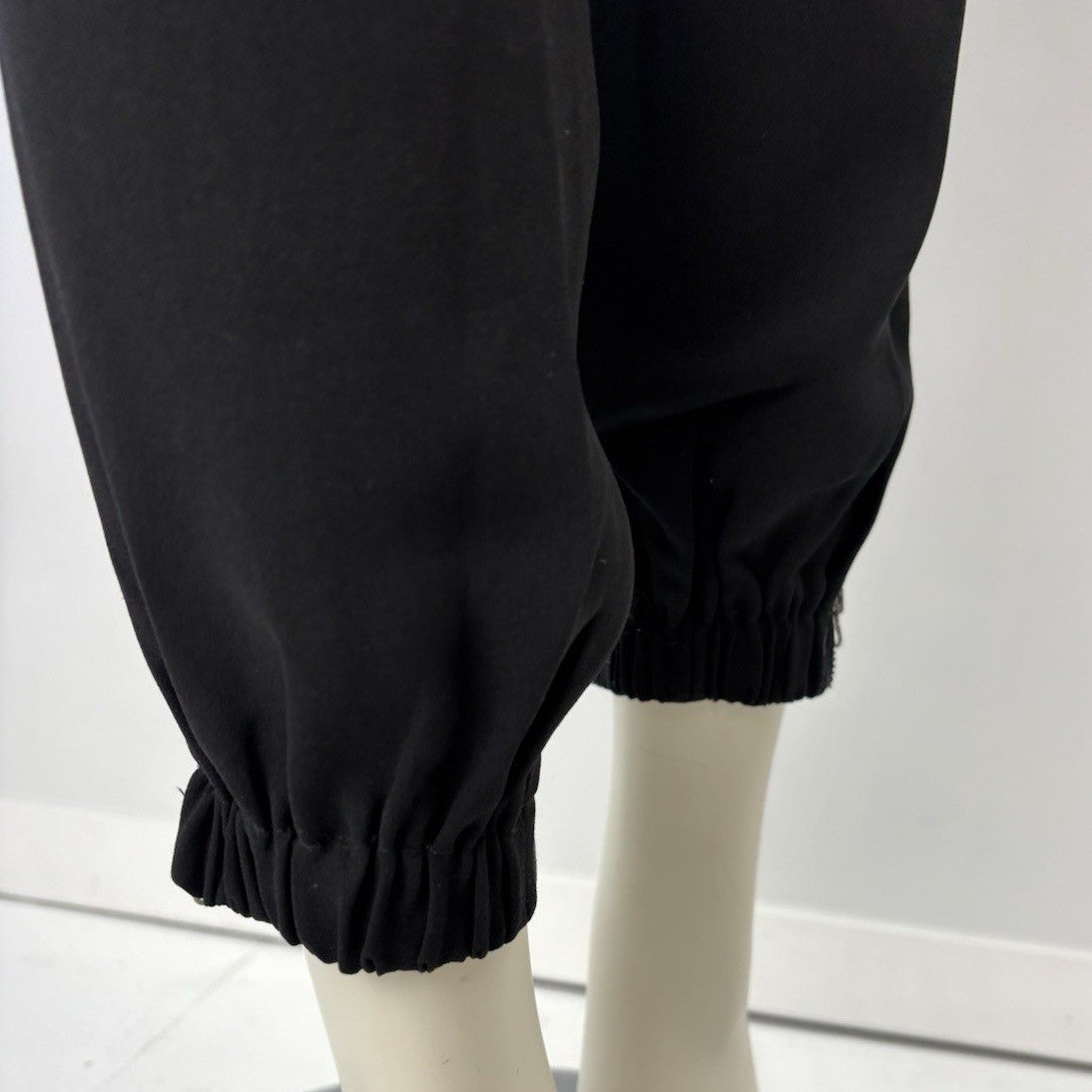 Kenneth Cole Reaction Black Capri Dress Pants Y2K Office Siren Quiet Luxury M