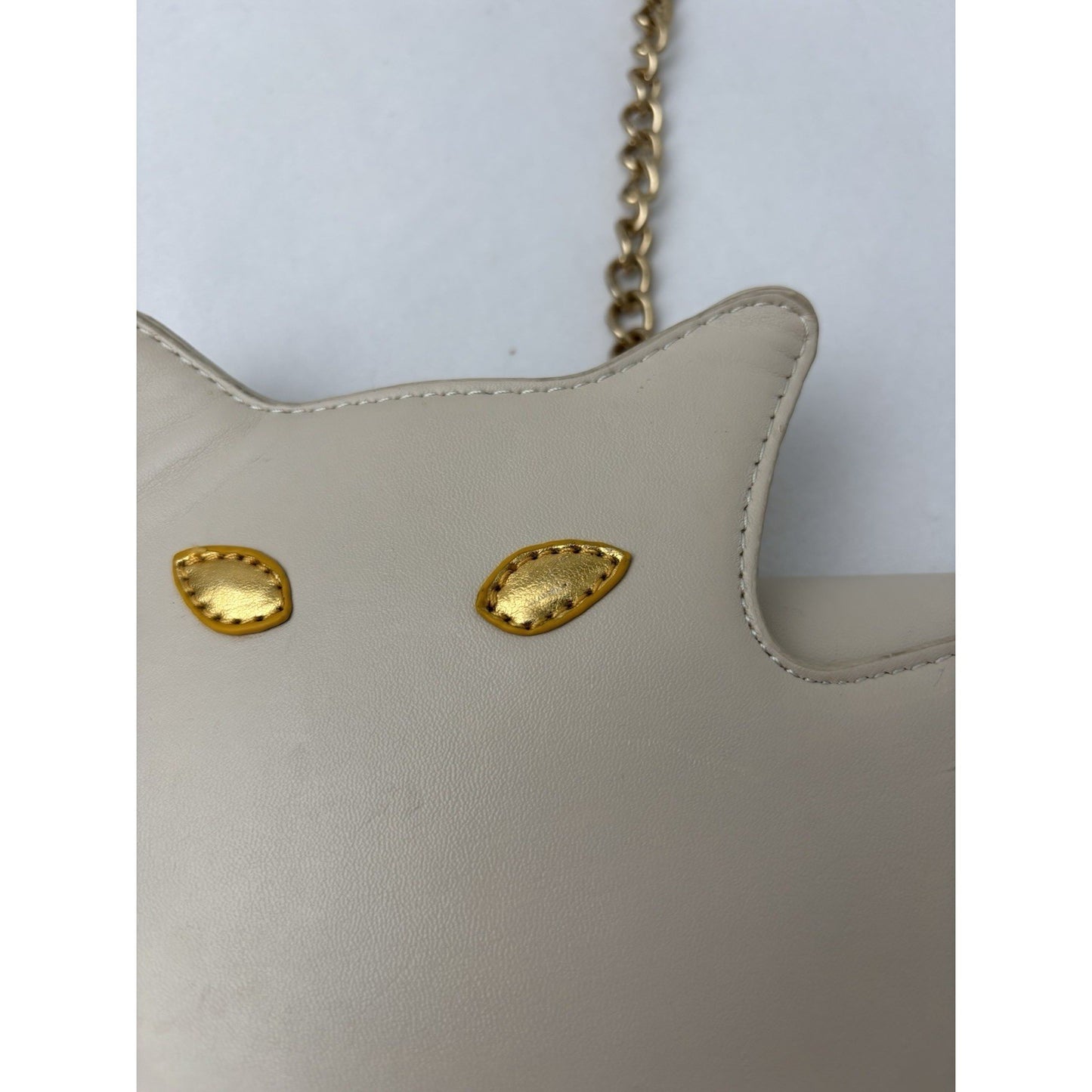 White Cat Shaped Shoulder Purse Gold removable Chain Snap Closure Kidcore Y2K